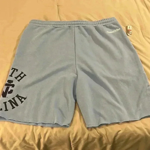 Brandnew Mitchell and Ness University of North Carolina tarhills shorts size 2XL - Picture 6 of 6